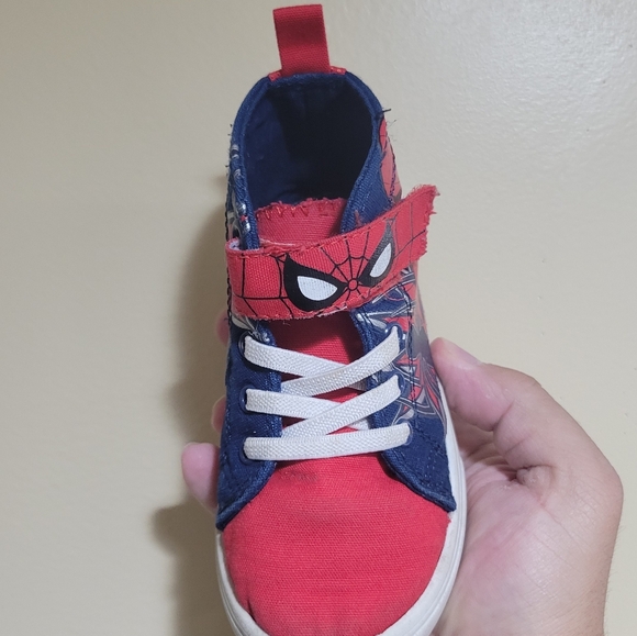 Spiderman shoes - Picture 2 of 3